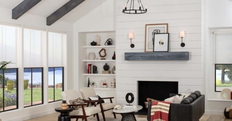 A living area in a Martha’s Vineyard home with Lutron Homeworks lighting control. 